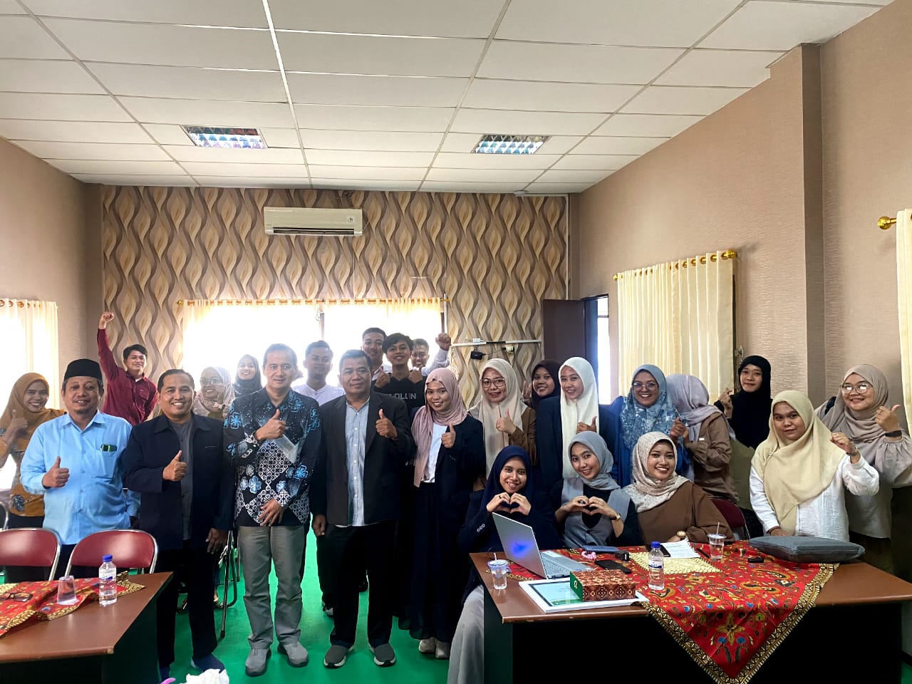 Kuliah Tamu Prodi S2 PGMI: Loncatan Besar Tingkatkan Mutu Akademik dan Kemampuan Menulis Mahasiswa